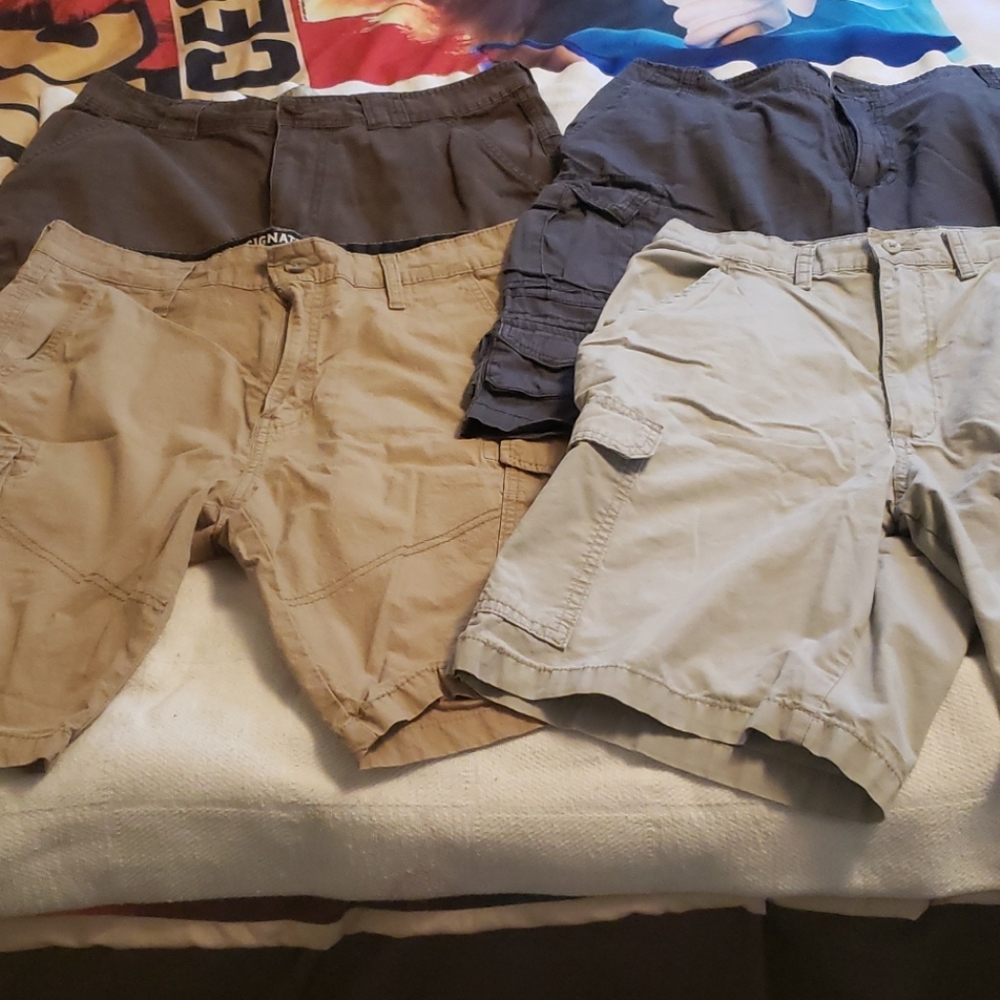 Bundle of men cargo shorts